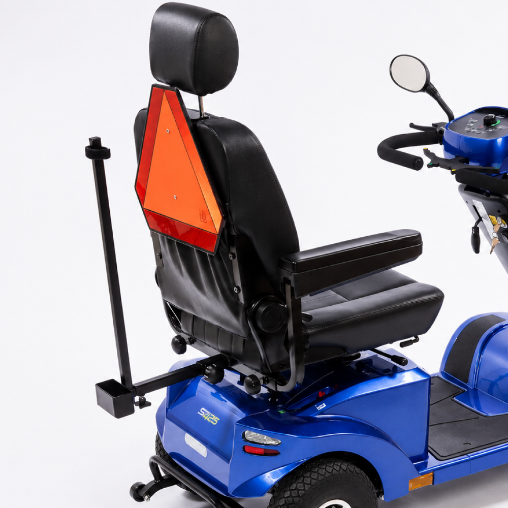 Stokeholder monteret på en blå scooter
